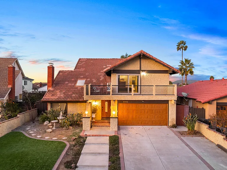 8916 Capricorn Way — Photo 1