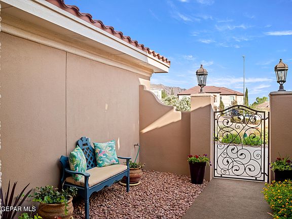 3rd image of 6455 Calle Del Sol Dr
