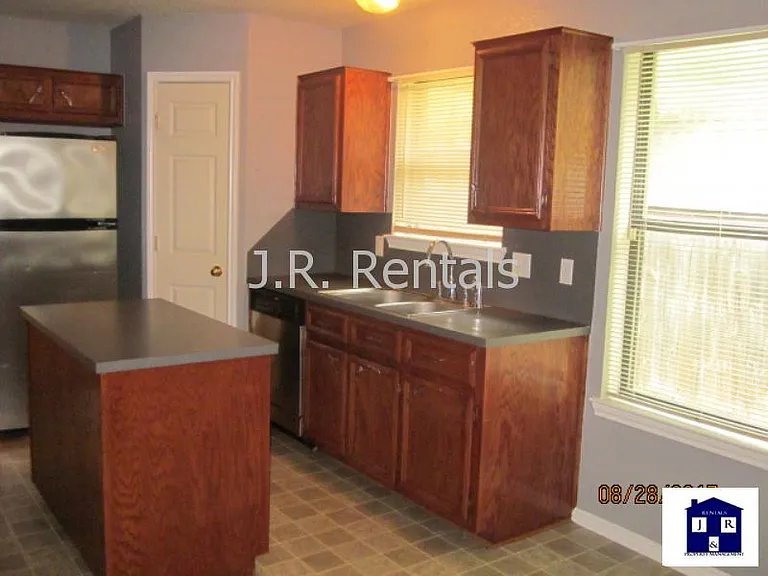 5510 Shawn Dr — Photo 92
