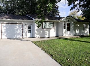815 Western Ave, Sheldon, IA 51201