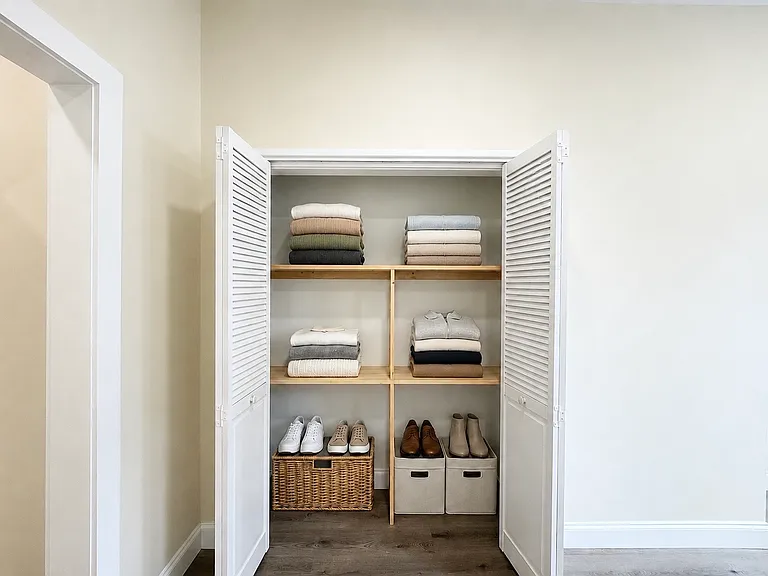 1166 Summit Ave #2R — Photo 6