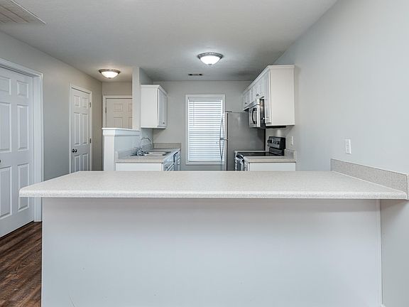 2nd image of 503 Southern Hills Dr