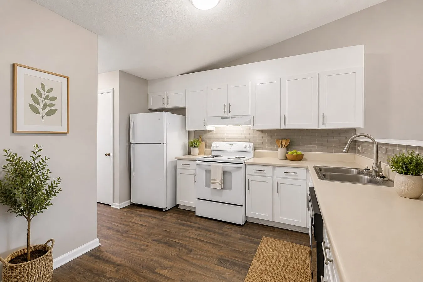 Woodbrook Apartment Homes — Photo 1