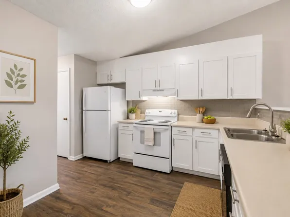 Woodbrook Apartment Homes