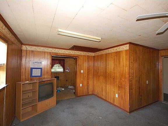 2nd image of 710 Avenue G