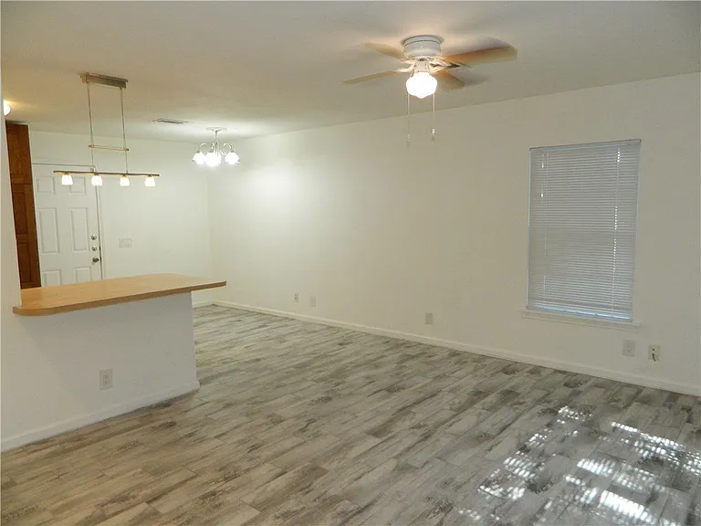 6512 Linda Ln — Photo 2