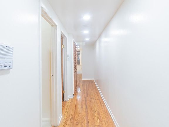 3rd image of 5207 S Ingleside Ave #1M