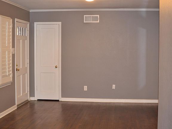 4th image of 5044 Welchshire Ave