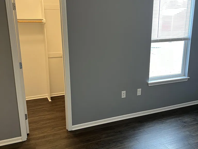 891 W Gay St #B — Photo 30