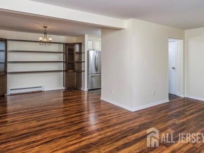 703 Cricket Ln #8, Woodbridge, NJ, 07095