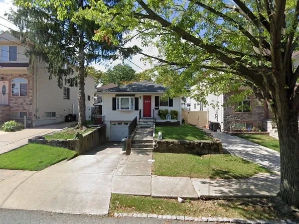 590 Woolley Ave, Staten Island, NY 10314