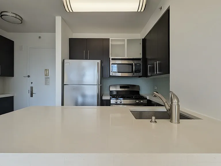 350 W 37th St #21A — Photo 4