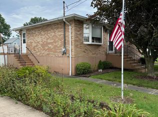 300 Farrell St, Plains, PA 18705