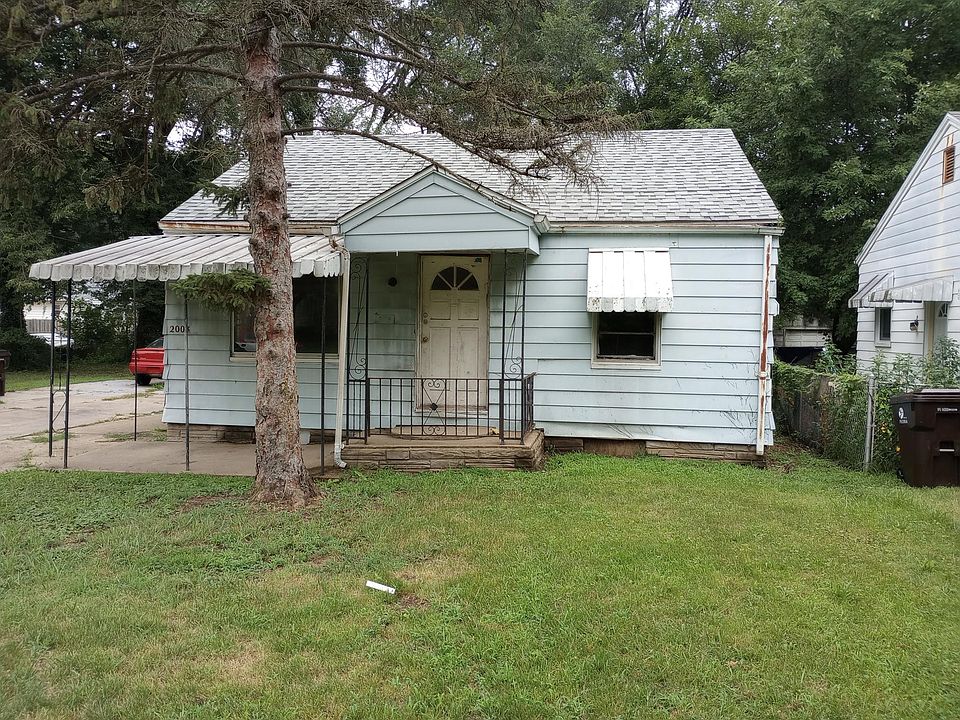 1st image of 2003 W Kettelle St