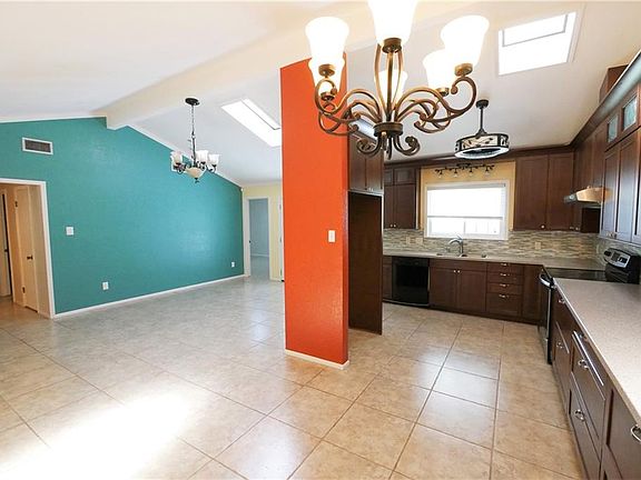 4th image of 5821 Crestford Dr