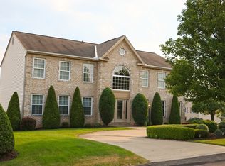 4 Colonial Ct, Canonsburg, PA 15317