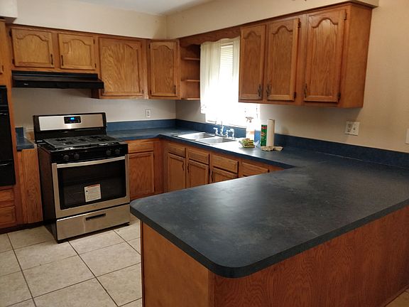 3rd image of 730 SE 8th St