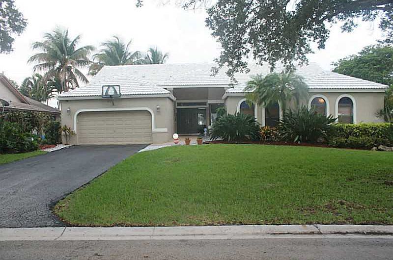 1st image of 11420 SW 1st St