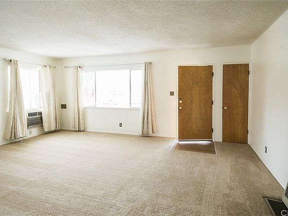 4th image of 34762 Acacia Ave