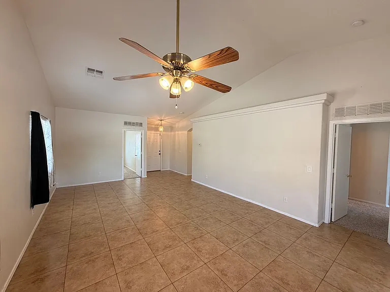 8409 W Payson Rd — Photo 6