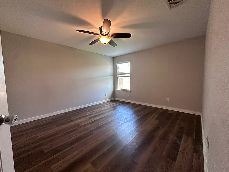 1404 Pampa Grass Dr — Photo 14