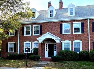 4656 34th St S APT A2, Arlington, VA 22206