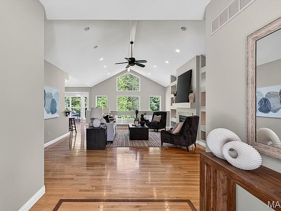 4th image of 1639 Misty Hollow Ct