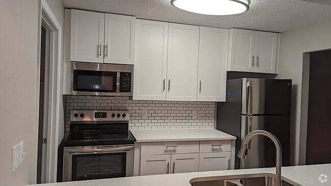Arrowhead Townhomes — Photo 5