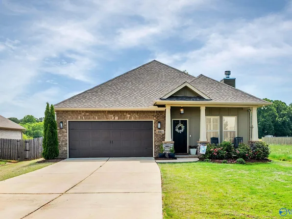 107 Windrose Ln, Huntsville, AL 35810