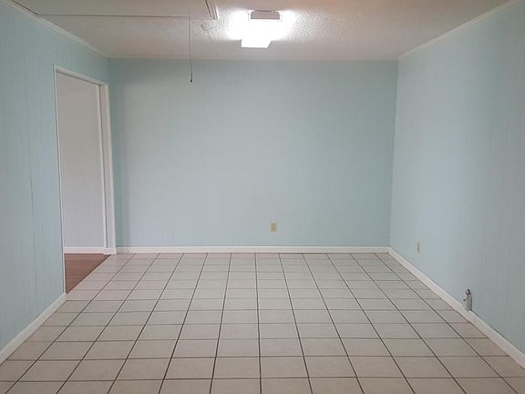 5th image of 566 Shannon Dr