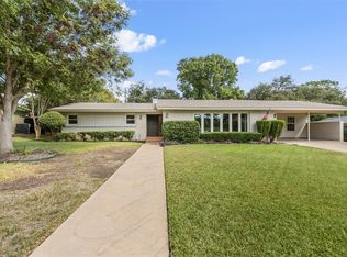 1701 Royal Oaks Dr, Waco, TX 76710