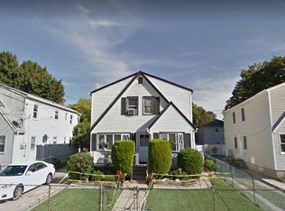 28 Mason St, Hempstead, NY 11550