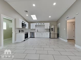 227 W Kerry Ln, Phoenix, AZ 85027