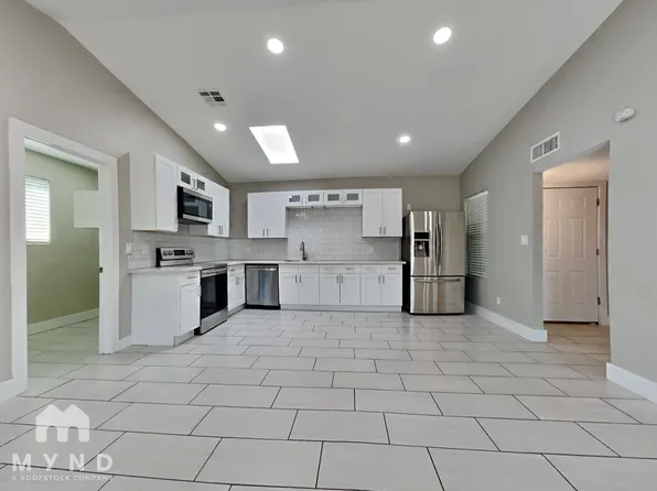 227 W Kerry Ln, Phoenix, AZ 85027