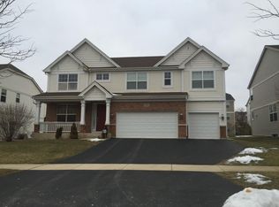 323 Laurel Ln, West Chicago, IL 60185