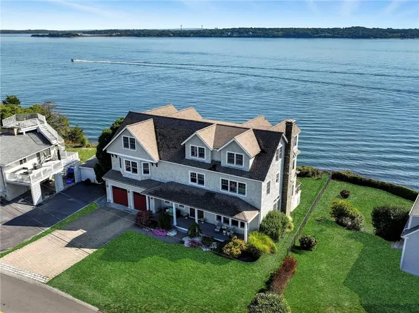 264 Colonel John Gardner Rd, Narragansett, RI 02882