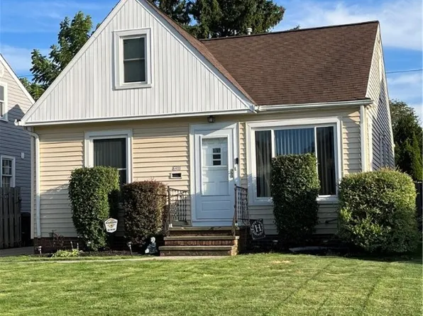 8311 Wainstead Dr, Parma, OH 44129
