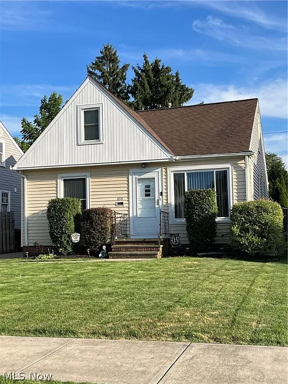 8311 Wainstead Dr photo 1