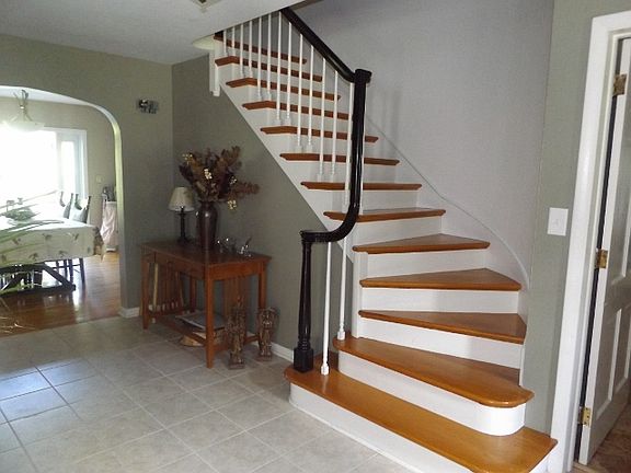 3rd image of 310 Park Dr