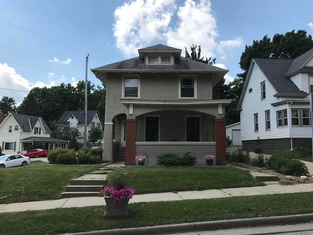 609 Madison St photo 1