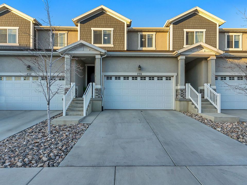 1st image of 228 W Whitewater Dr