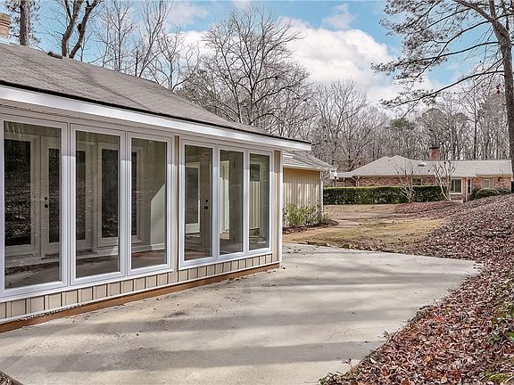 5th image of 3704 Flintwood Ln