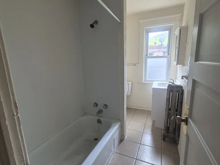 207 1/2 Market St #3 — Photo 2