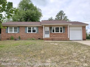 439 Palmerland Dr, Hope Mills, NC 28348