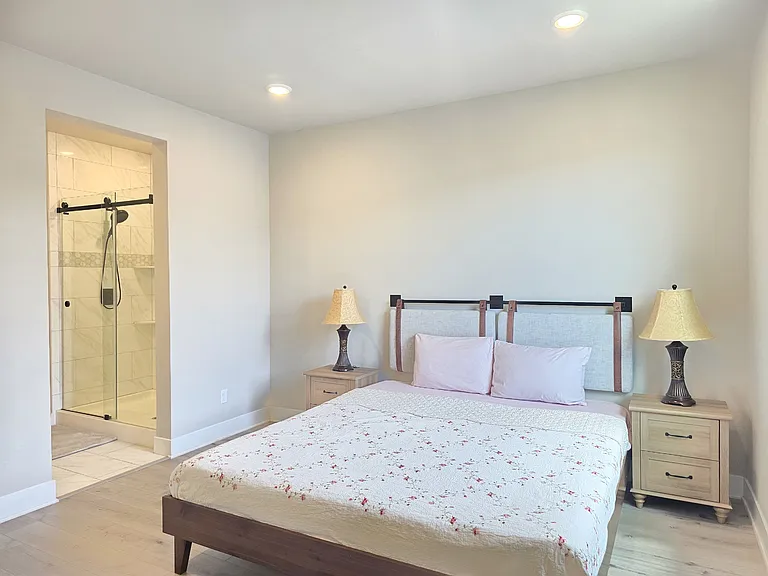 1488 W Sunrise Ln — Photo 21