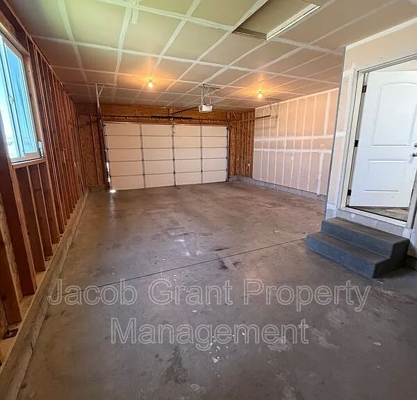 2825 N Sunlight Dr — Photo 14
