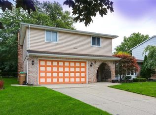 7 Pine Cir, Buffalo, NY 14225