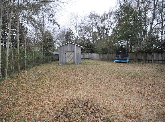 2nd image of 110 Poplar Dr