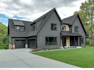 11480 Circle Dr, Burr Ridge, IL 60527