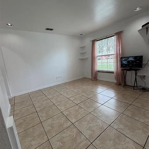 101 Gardenia Rd — Photo 2